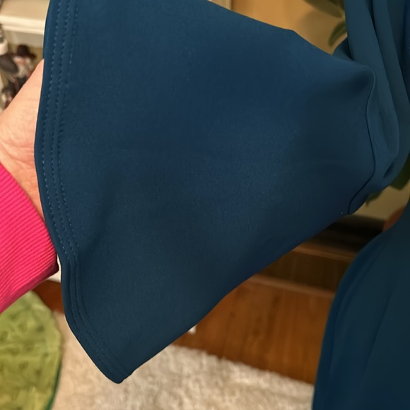 Calvin Klein Flutter Sleeve Dress Sz 8 NWT - Picture 3 of 9